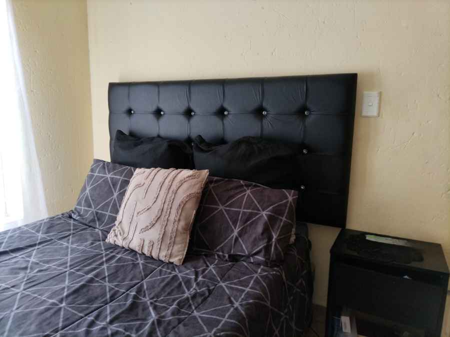 1 Bedroom Property for Sale in Waterval East North West